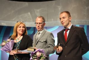 laureaci finału XXIII edycji konkursu Dziennikarz Roku 2013, od lewej: Katarzyna Wolnik-Sayna, Piotr Dziemiańczuk, Maciej Pieczyński