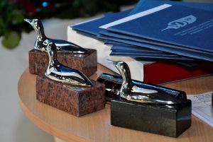 kaczki dziennikarskie - nagrody dla laureatów konkursu Dziennikarz Roku